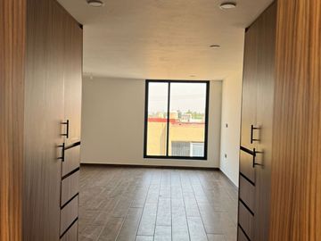 Casa nueva en Diplomaticos, Naucalpan de Juarez. Estado de México.