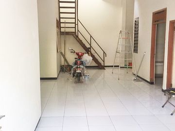 Rumah Dijual Atau Disewakan di Dekat The Park Mall Semarang
