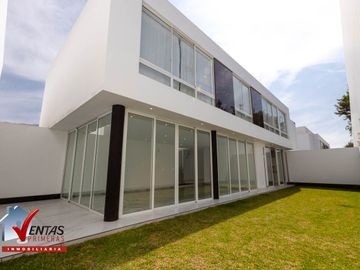 BELLA CASA EN CONDOMINIO DE 10 CASAS DE ESTRENO 3ER PISOS, ACABADOS A1, Y CUENTA CON UNA EXCELENTE ILUMINACIÓN NATURAL, AMBIENTES AMPLIOS Y CÓMODOS, D