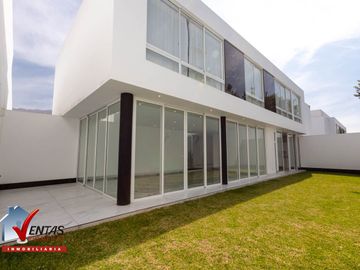 BELLA CASA EN CONDOMINIO DE 10 CASAS DE ESTRENO 3ER PISOS, ACABADOS A1, Y CUENTA CON UNA EXCELENTE ILUMINACIÓN NATURAL, AMBIENTES AMPLIOS Y CÓMODOS, D