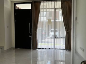 Disewakan Rumah Lavon Swancity Tangerang Banten Lokasi Strategis Murah