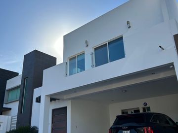 Casa en VENTA en Carretera Nacional