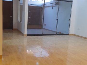 VENDO CASA DE ESTRENO CON VISTA AL PARQUE EN MIRAFLORES COUNTRY CLUB