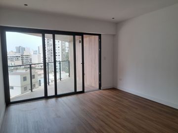 VENDO PENTHOUSE DE ESTRENO AREA TECHADA 190 MTS2 Y TERRAZA 61 MTS2. MIRAFLORES