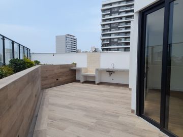 VENDO PENTHOUSE DE ESTRENO AREA TECHADA 190 MTS2 Y TERRAZA 61 MTS2. MIRAFLORES