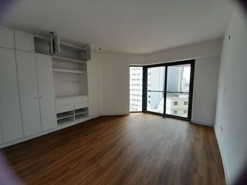 VENDO PENTHOUSE DE ESTRENO AREA TECHADA 190 MTS2 Y TERRAZA 61 MTS2. MIRAFLORES