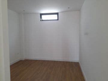 VENDO PENTHOUSE DE ESTRENO AREA TECHADA 190 MTS2 Y TERRAZA 61 MTS2. MIRAFLORES