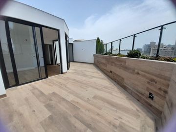 VENDO PENTHOUSE DE ESTRENO AREA TECHADA 190 MTS2 Y TERRAZA 61 MTS2. MIRAFLORES