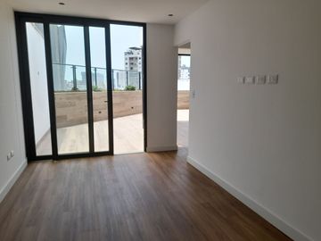 VENDO PENTHOUSE DE ESTRENO AREA TECHADA 190 MTS2 Y TERRAZA 61 MTS2. MIRAFLORES
