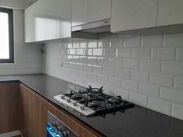 VENDO PENTHOUSE DE ESTRENO AREA TECHADA 190 MTS2 Y TERRAZA 61 MTS2. MIRAFLORES