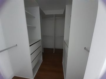 VENDO PENTHOUSE DE ESTRENO AREA TECHADA 190 MTS2 Y TERRAZA 61 MTS2. MIRAFLORES