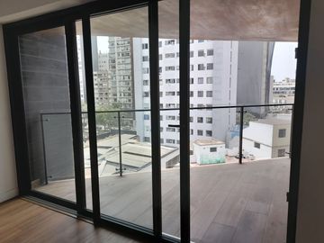 VENDO PENTHOUSE DE ESTRENO AREA TECHADA 190 MTS2 Y TERRAZA 61 MTS2. MIRAFLORES