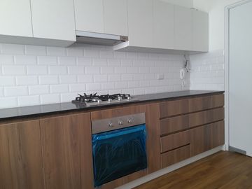VENDO PENTHOUSE DE ESTRENO AREA TECHADA 190 MTS2 Y TERRAZA 61 MTS2. MIRAFLORES