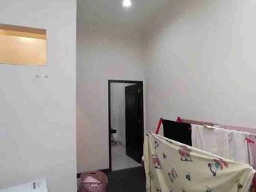 Rumah 2 Lantai Luas 128 di Sulfat Ciliwung kota Malang