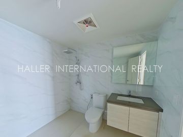 9XX Mandani Bay Suites Tower 1