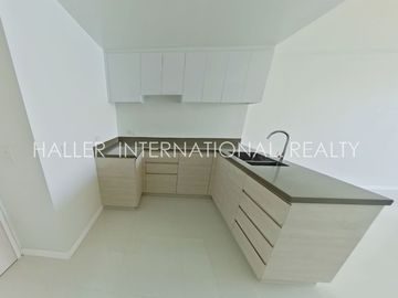 9XX Mandani Bay Suites Tower 1