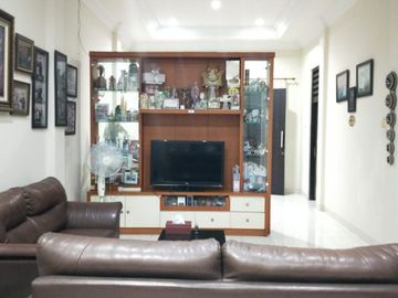 Rumah Darmo Permai Utara Sukomanunggal dkt Pakuwon Citraland Surabaya Barat