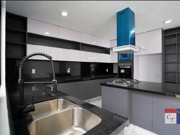 CASA EN VENTA ARGENTA