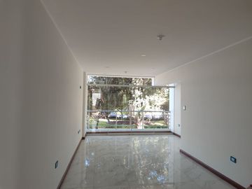 DEPARTAMENTO 1ER PISO CERCA AL MALL AVENTURA Y LAMBRAMANI