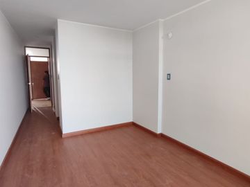 DEPARTAMENTO 1ER PISO CERCA AL MALL AVENTURA Y LAMBRAMANI