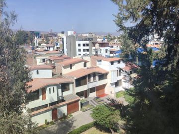 DEPARTAMENTO 1ER PISO CERCA AL MALL AVENTURA Y LAMBRAMANI