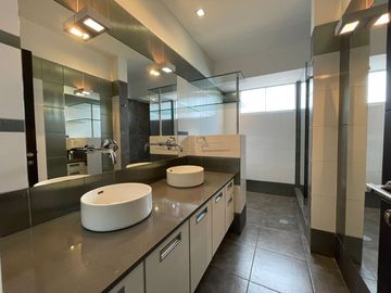 VENTA  DUPLEX CERROS DE CAMACHO FINOS ACABADOS