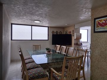 CASA EN VENTA EN ESTADO DE MEXICO NAUCALPAN CIUDAD SATELITE ECONOMISTAS