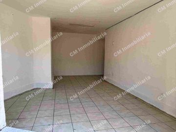LOCAL EN PLENO CENTRO HISTÓRICO EN AV PRIMERA DE MAYO