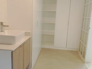 Brand New House and lot For sale 5 Bedroom and 2 Car garage in Greenwoods Pasig City PH2812