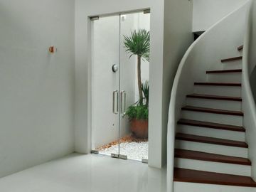 Brand New House and lot For sale 5 Bedroom and 2 Car garage in Greenwoods Pasig City PH2812