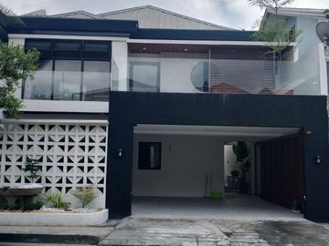 Brand New House and lot For sale 5 Bedroom and 2 Car garage in Greenwoods Pasig City PH2812
