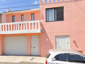 CASA EN VENTA EN EL FRACC. JARDINES DE DURANGO, DURANGO