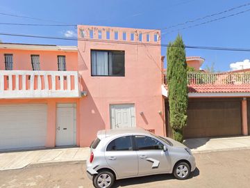 CASA EN VENTA EN EL FRACC. JARDINES DE DURANGO, DURANGO