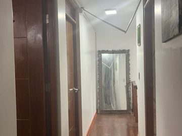 CASA CONFORTABLE  6 DORMITORIOS AL LADO DE PARQUE EN ZONA RESIDENCIAL DE PUEBLO LIBRE
