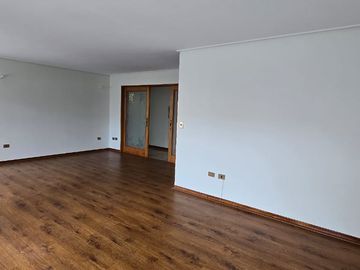 Viña, Poniente, 3 dormitorios + servicio, terraza cerrada, estacionamiento