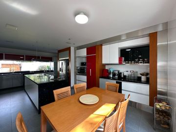 VENTA DE CASA CALLE 11 URBANIZACION LOS PORTALES LA MOLINA