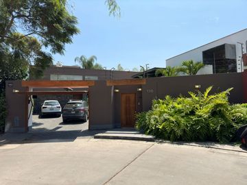 VENTA DE CASA CALLE 11 URBANIZACION LOS PORTALES LA MOLINA