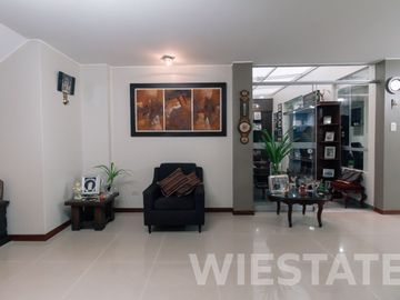 Venta Dúplex en Primer Piso / Calle 10, Urb. Monterrico Norte, San Borja. / 3 Dorm / 3 Baños / 2 Estac/ 1 Dep