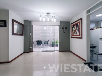 Venta Dúplex en Primer Piso / Calle 10, Urb. Monterrico Norte, San Borja. / 3 Dorm / 3 Baños / 2 Estac/ 1 Dep
