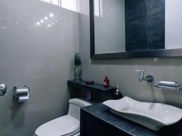 Venta Dúplex en Primer Piso / Calle 10, Urb. Monterrico Norte, San Borja. / 3 Dorm / 3 Baños / 2 Estac/ 1 Dep