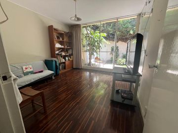 BAJÓ DE PRECIO!!!  CASA/TERRENO:  2 FRENTES, AVENIDA Y PARQUE