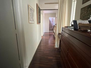 BAJÓ DE PRECIO!!!  CASA/TERRENO:  2 FRENTES, AVENIDA Y PARQUE