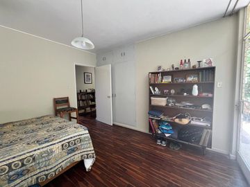 BAJÓ DE PRECIO!!!  CASA/TERRENO:  2 FRENTES, AVENIDA Y PARQUE