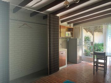 BAJÓ DE PRECIO!!!  CASA/TERRENO:  2 FRENTES, AVENIDA Y PARQUE