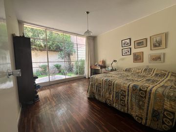 BAJÓ DE PRECIO!!!  CASA/TERRENO:  2 FRENTES, AVENIDA Y PARQUE