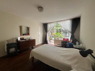 BAJÓ DE PRECIO!!!  CASA/TERRENO:  2 FRENTES, AVENIDA Y PARQUE