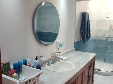 Venta de casa de dos pisos de 205.18 M2,en conjunto cerrado por la calle 8 al oriente de la ciudad.