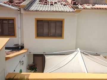 Venta de casa de dos pisos de 205.18 M2,en conjunto cerrado por la calle 8 al oriente de la ciudad.