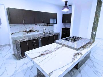 HERMOSA CASA TOTALMENTE NUEVA, MINIMALISTA, CON UN DISEÑO ÚNICO Y JAMÁS REPETIDO DENTRO DEL FRACCIONAMIENTO ÁRBOLEDA DEL “CENTENARIO” UBICADO EN CASAS
