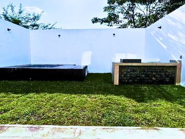 HERMOSA CASA TOTALMENTE NUEVA, MINIMALISTA, CON UN DISEÑO ÚNICO Y JAMÁS REPETIDO DENTRO DEL FRACCIONAMIENTO ÁRBOLEDA DEL “CENTENARIO” UBICADO EN CASAS
